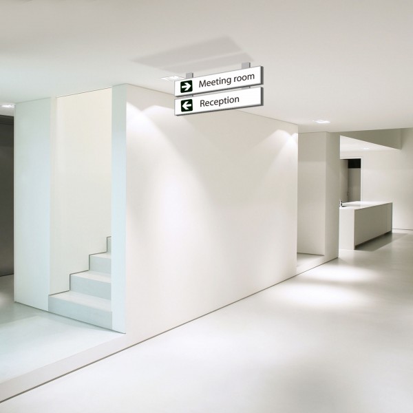 Cartello modulare intercambiabile con sistema a soffitto Cartello modulare intercambiabile con sistema a soffitto